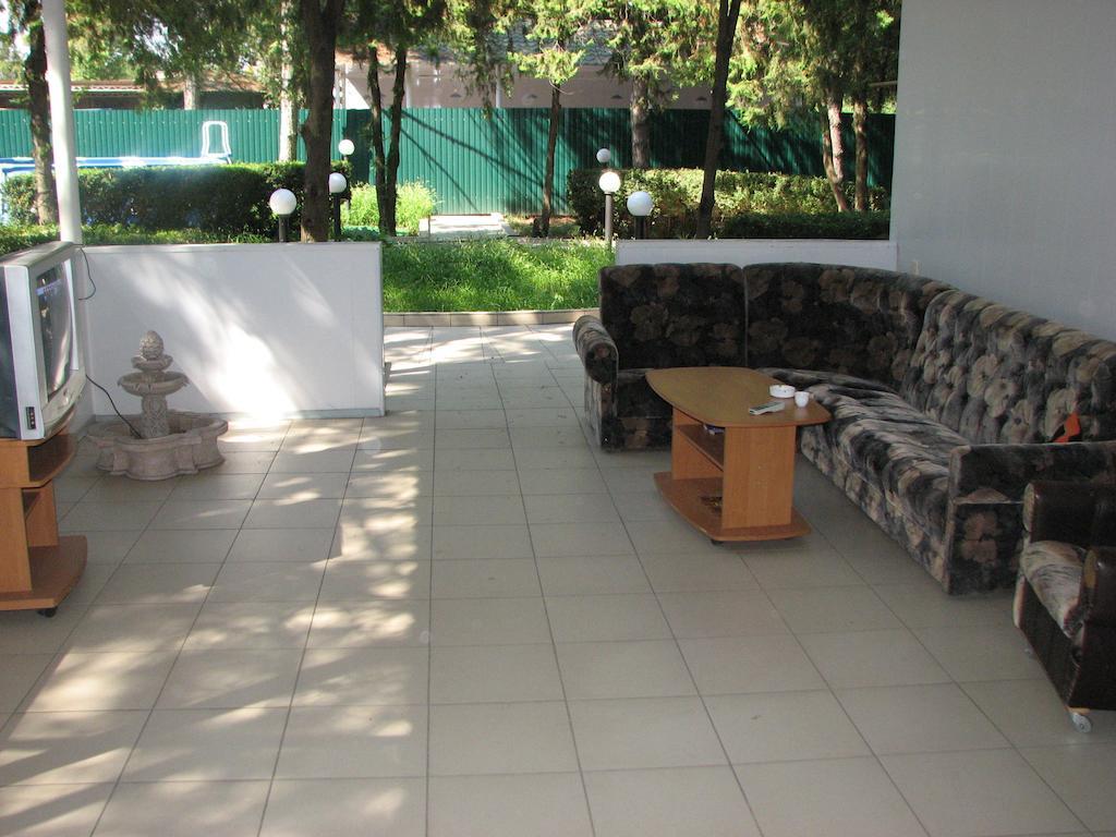Art Hotel Izmail Buitenkant foto