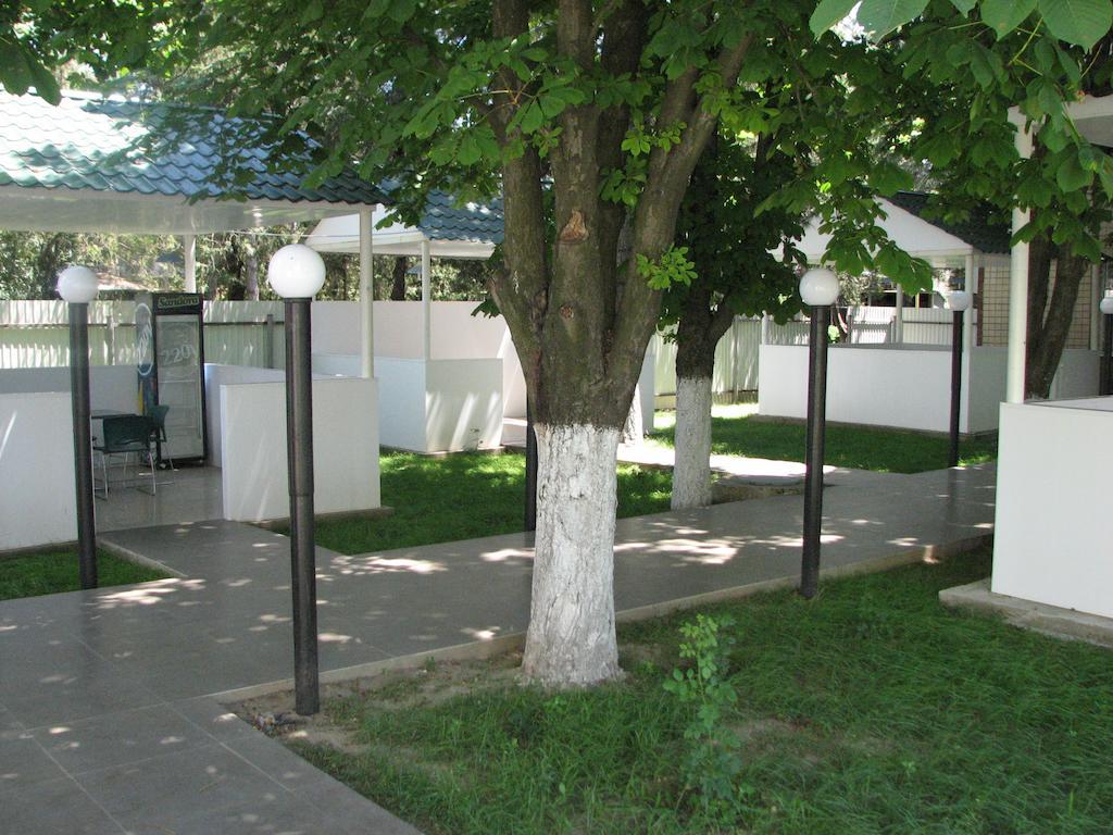 Art Hotel Izmail Buitenkant foto