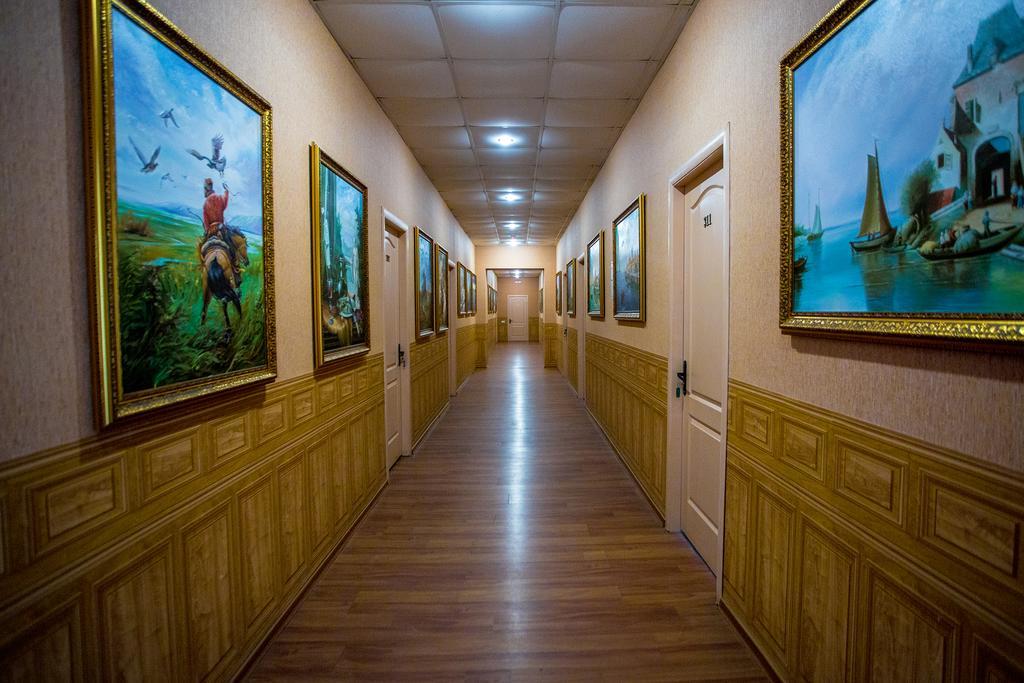 Art Hotel Izmail Buitenkant foto