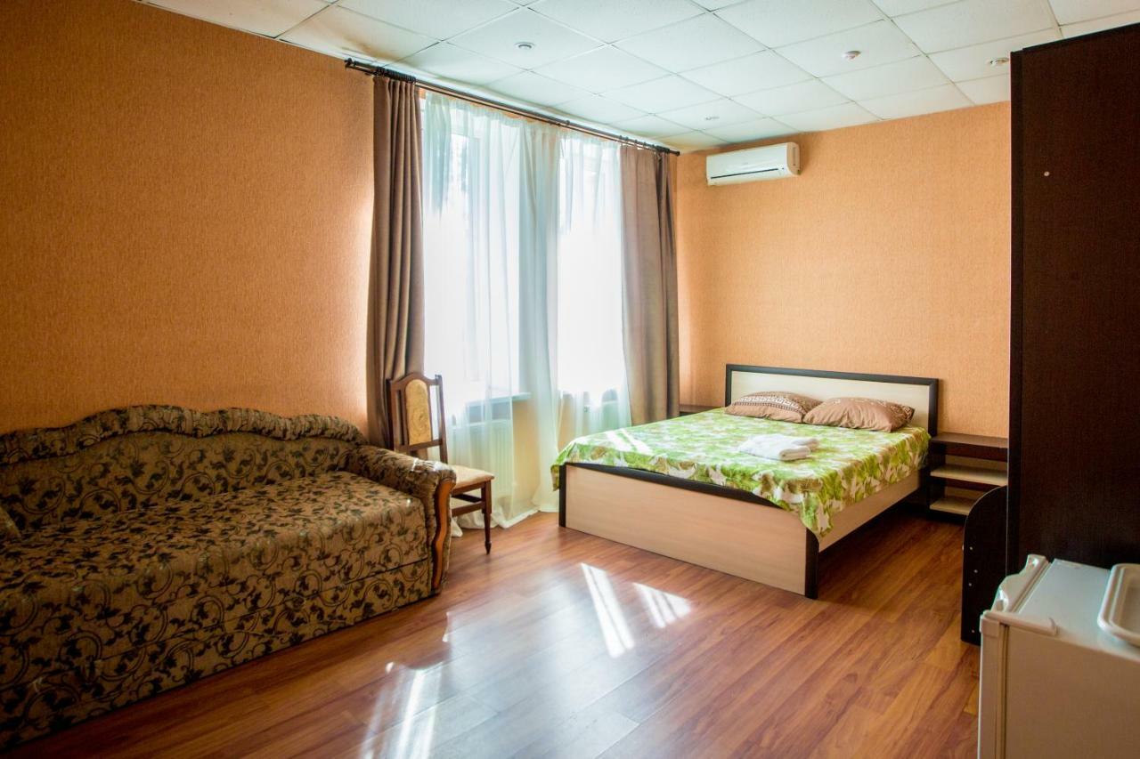 Art Hotel Izmail Buitenkant foto