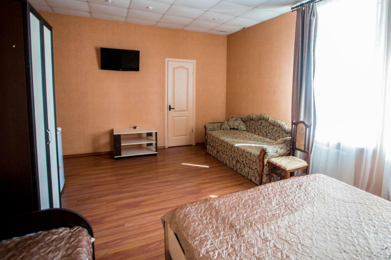 Art Hotel Izmail Buitenkant foto