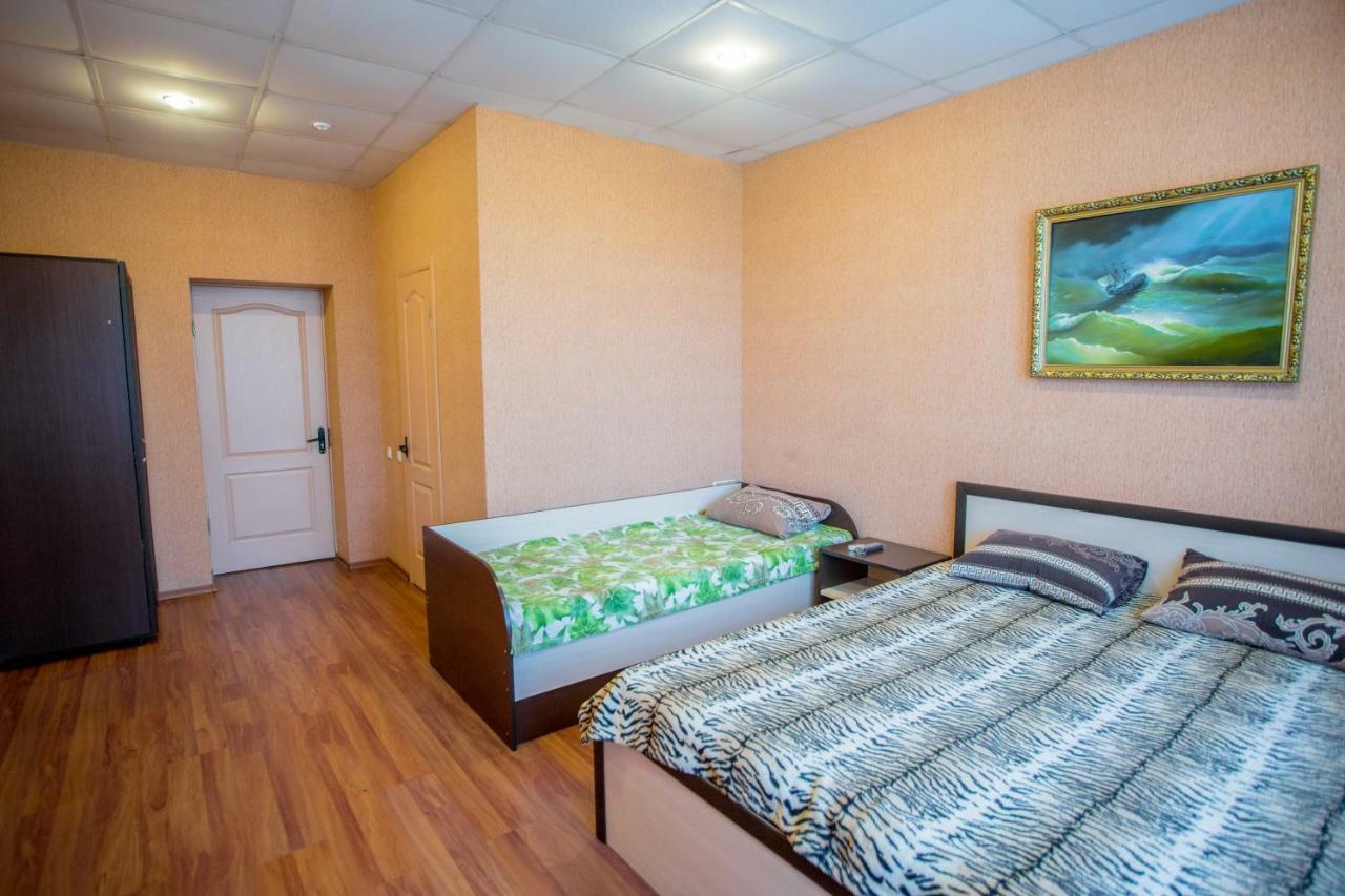 Art Hotel Izmail Buitenkant foto