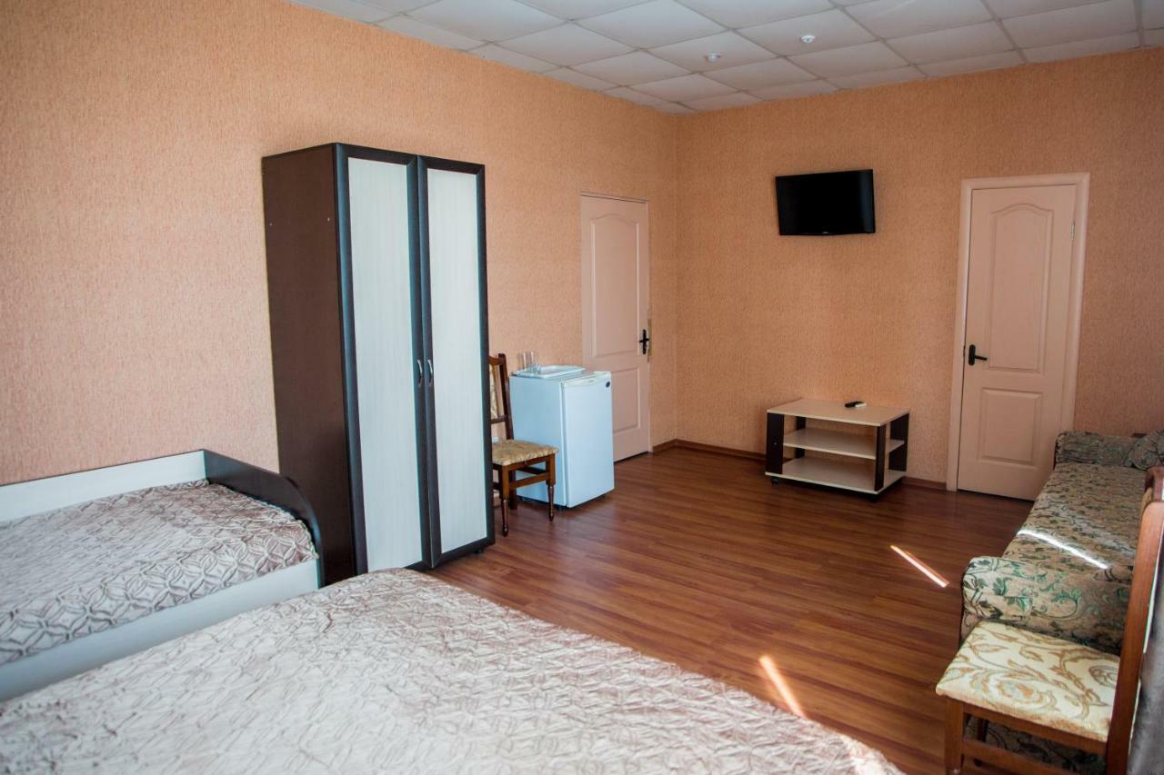 Art Hotel Izmail Buitenkant foto