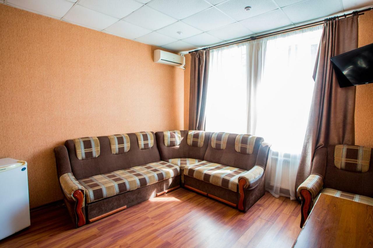 Art Hotel Izmail Buitenkant foto