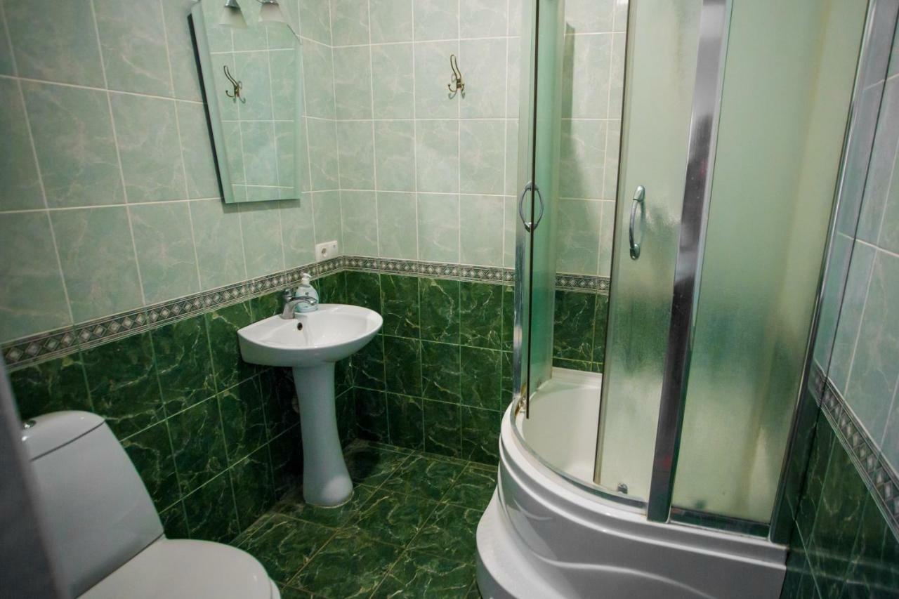 Art Hotel Izmail Buitenkant foto