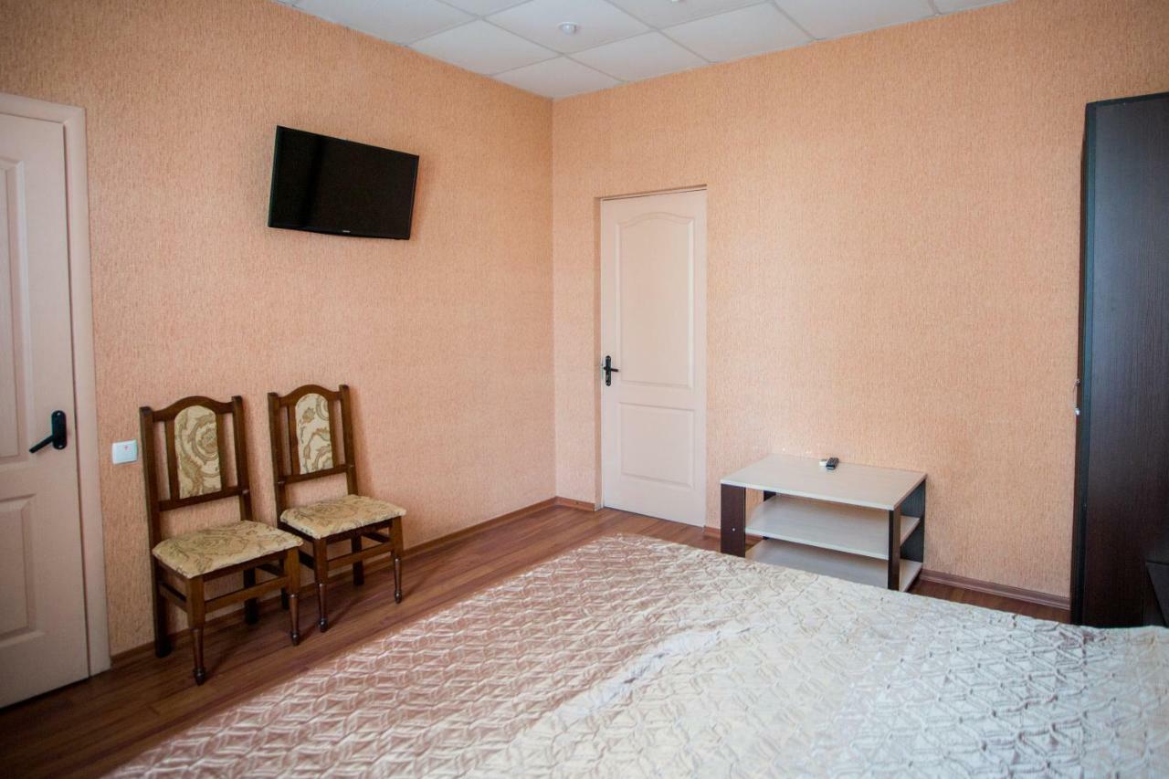 Art Hotel Izmail Buitenkant foto