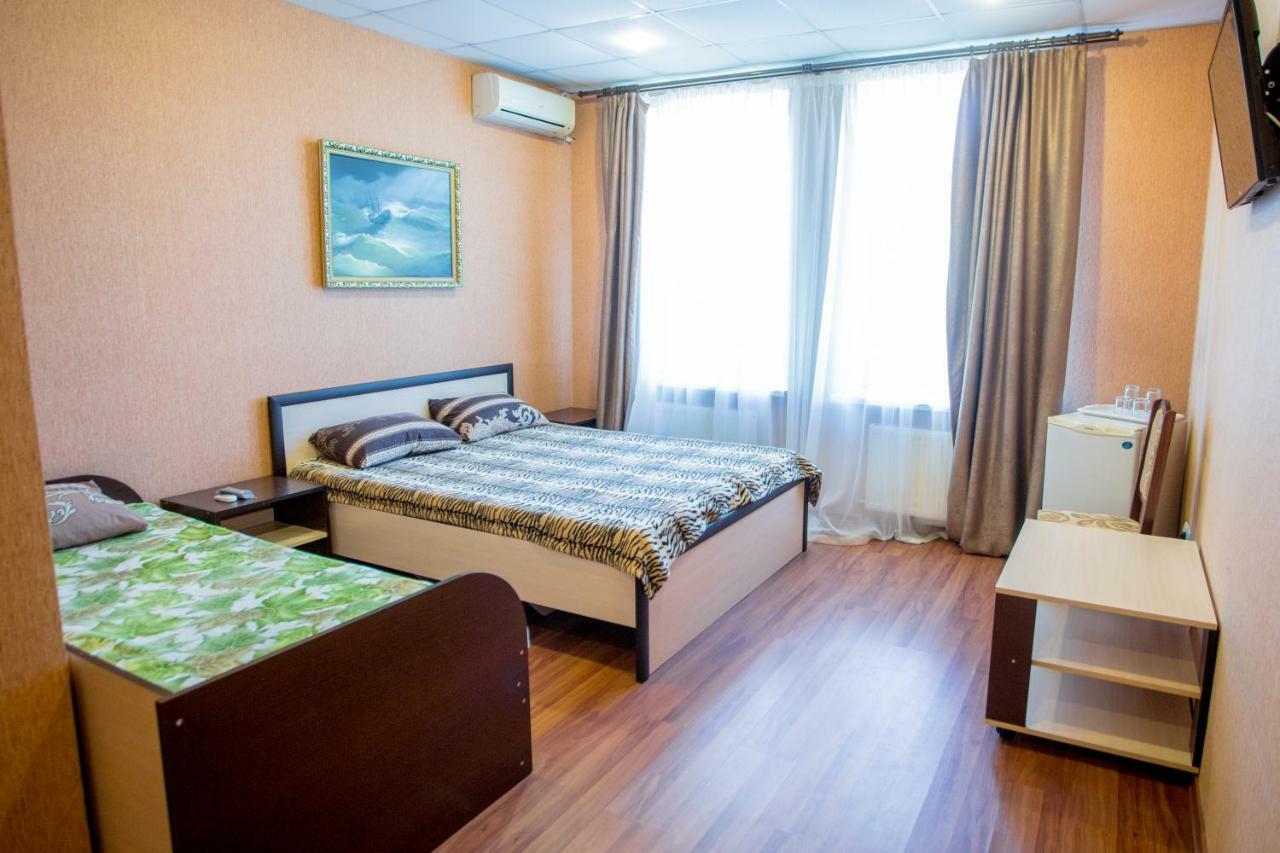 Art Hotel Izmail Buitenkant foto